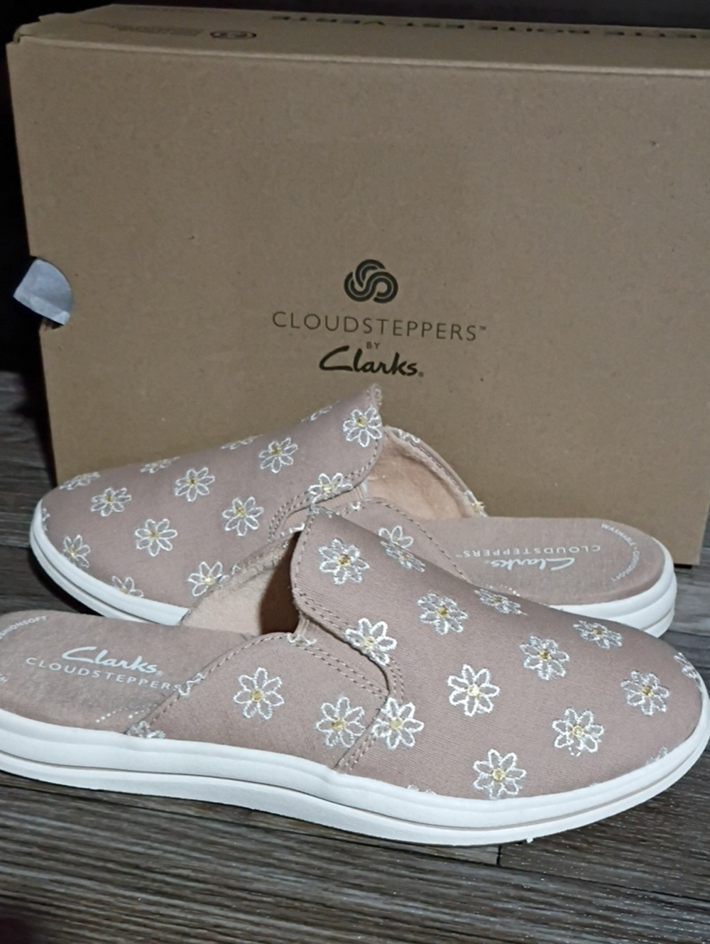 Clarks Cloudsteppers Women's Slip-On Mule in Light Taupe with Floral Embroidery